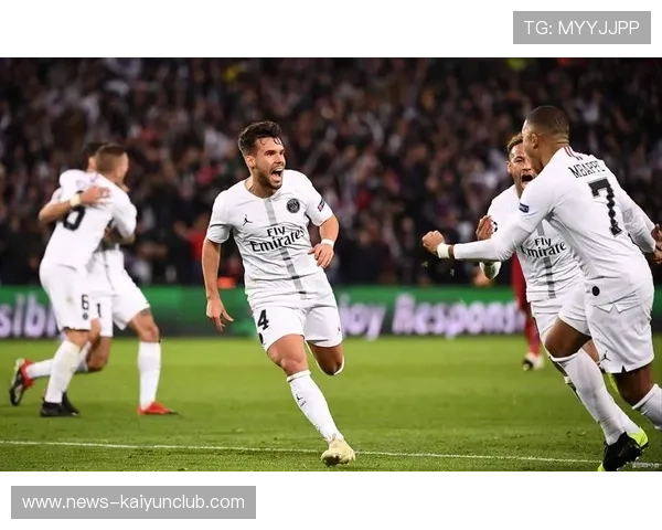 皇马边路连线切入为前锋创造致命一脚 皇马边路连线切入为前锋创造致命一脚