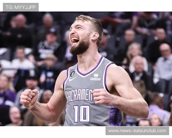 小萨高位策应丝滑流动,萨城三节领先 小萨高位策应丝滑流动,萨城三节领先